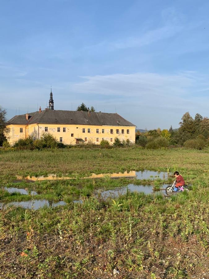 Zamek Ruda Nad Moravouアパートメント エクステリア 写真